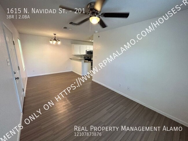 Building Photo - 1615 N Navidad St