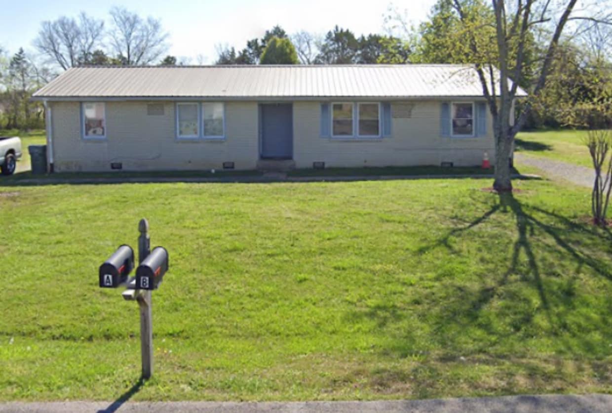 725 Kent Dr Unit B, Lebanon, TN 37087 Room for Rent in Lebanon, TN