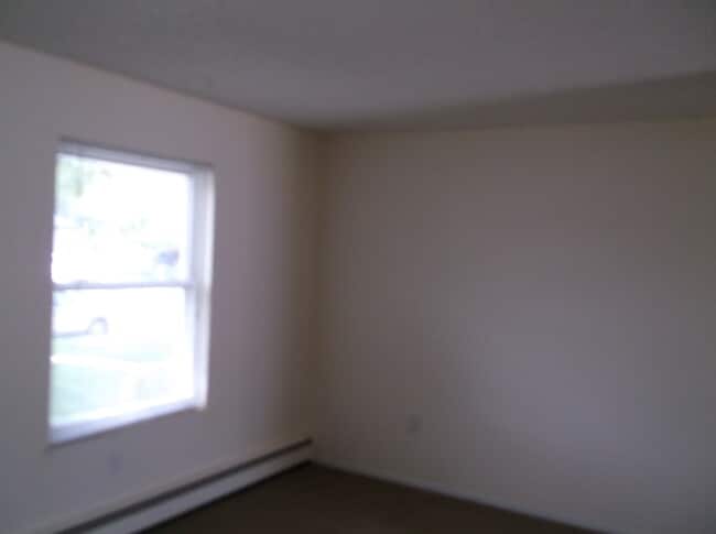 Building Photo - 4412 E 13th St