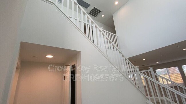 Building Photo - 1367 Wiley Pl