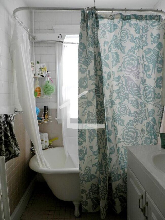 Foto del edificio - 97 Beechcroft St #3C Boston MA 02135
