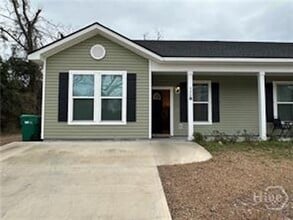 Building Photo - 520 Davis Ave