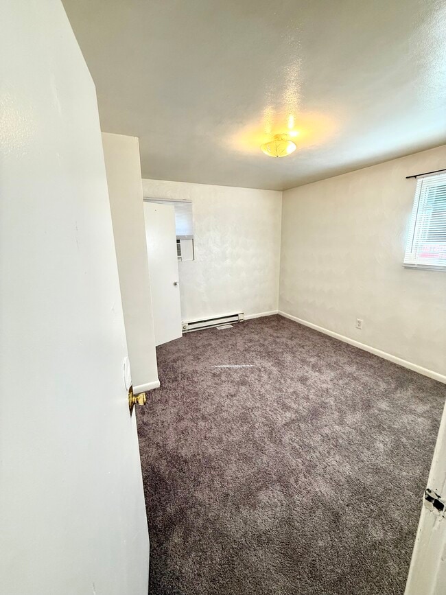 Foto del edificio - 1724 Selden Ave