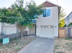 Building Photo - 2753 SE 85th Ave