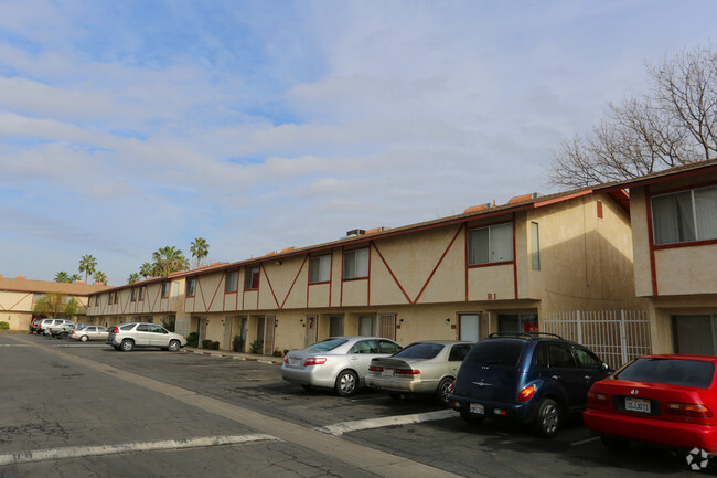 Building Photo - Planz Road Apartments