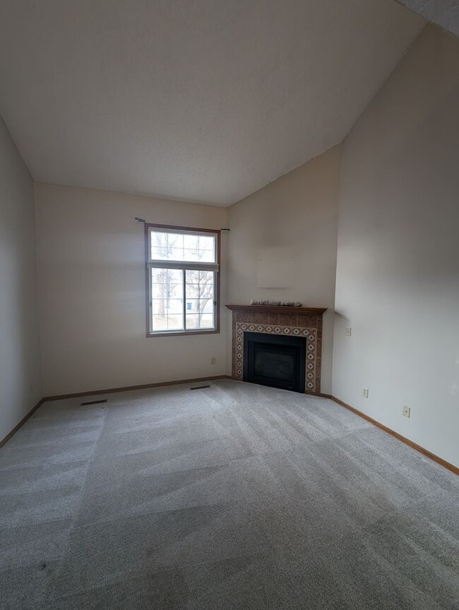 Building Photo - 2583 Bedford Ct