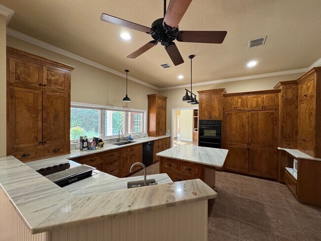 Building Photo - Beautiful Corner Lot Estate