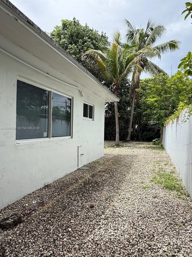 Foto del edificio - 6723 NE Miami Pl