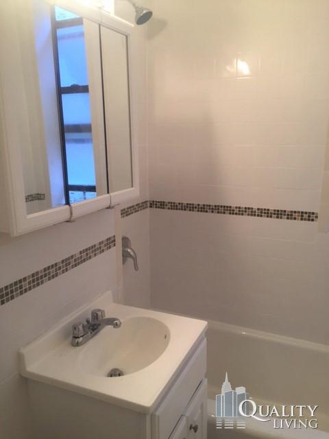 Building Photo - 145 W 96th St