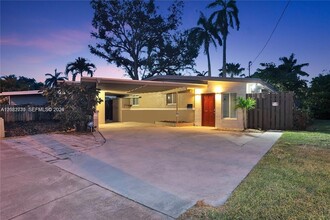Building Photo - 515 SW 12th Ave