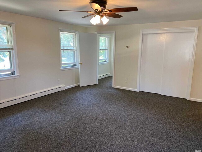 Foto del edificio - 241 Scudder Ave