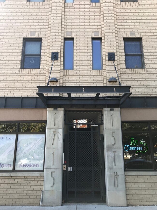 Building Photo - 2 Bed 2 Bath Condo In the Heart of Downtown Boulder!