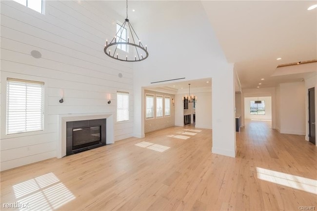 Building Photo - 5 br, 6.5 bath House - 4933 Petit Ave