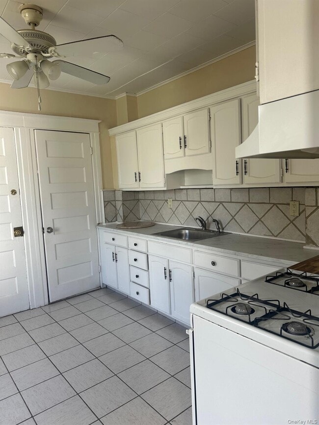 Building Photo - 164 Mill St