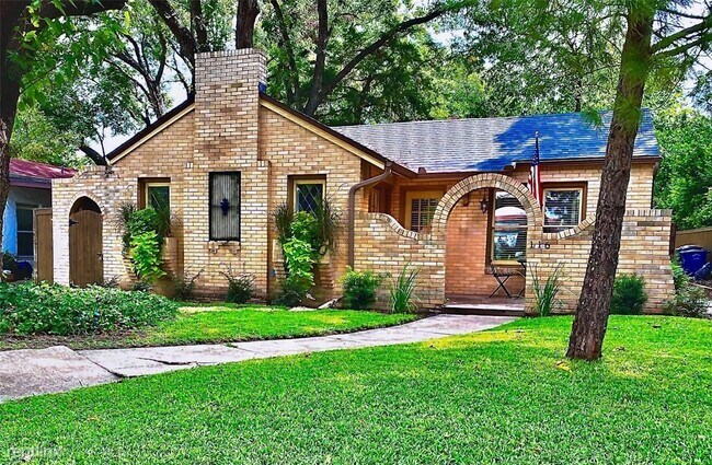 Foto del edificio - 2 br, 1 bath House - 116 S Briscoe Blvd