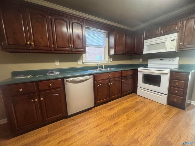 Building Photo - 2418 Harpeth Pl SW