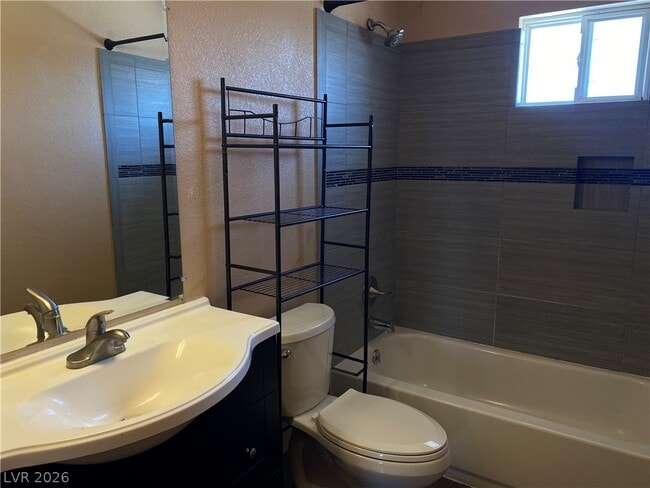 Building Photo - 506 Mckellar Cir