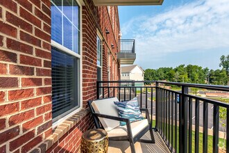 2BR, 2BA - 1020 SF - The Address Galleria