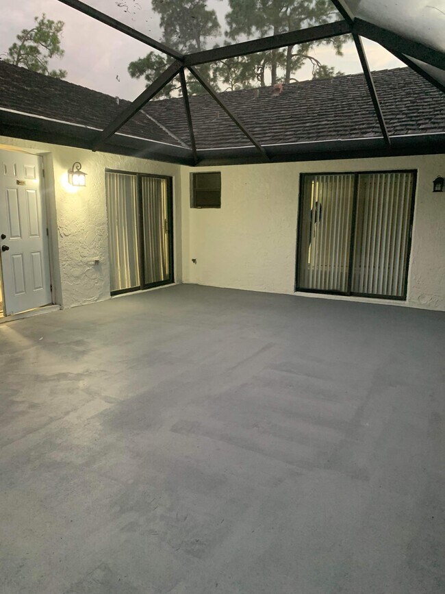 Building Photo - 1325 Periwinkle Pl