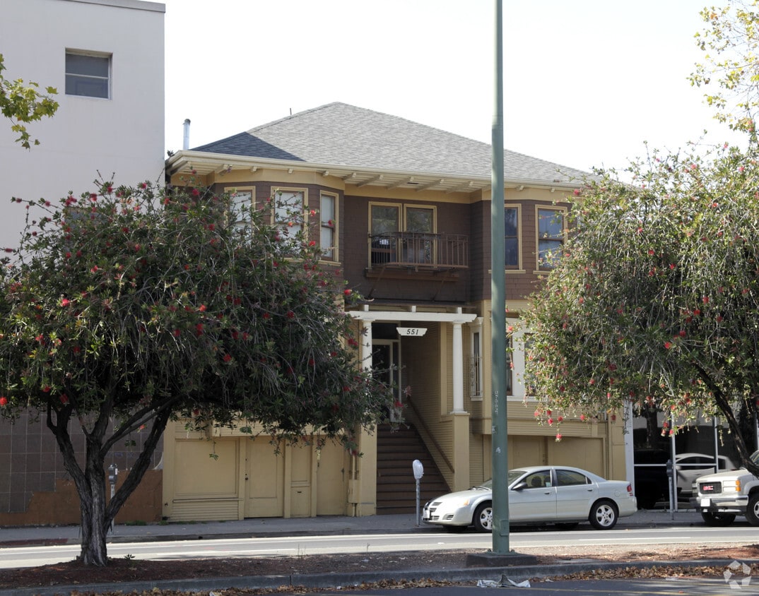 Building Photo - 551 W Grand Ave