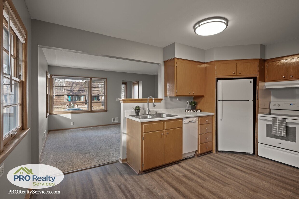 Foto principal - 4357-4359 7th St NE