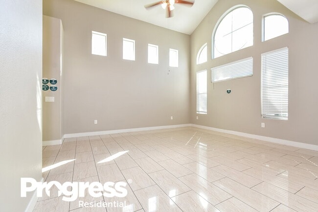 Building Photo - 8777 Villa Alex Ave