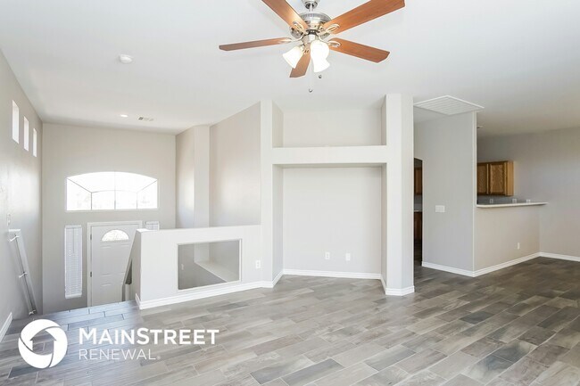 Building Photo - 975 E Scarlet Haze Ave