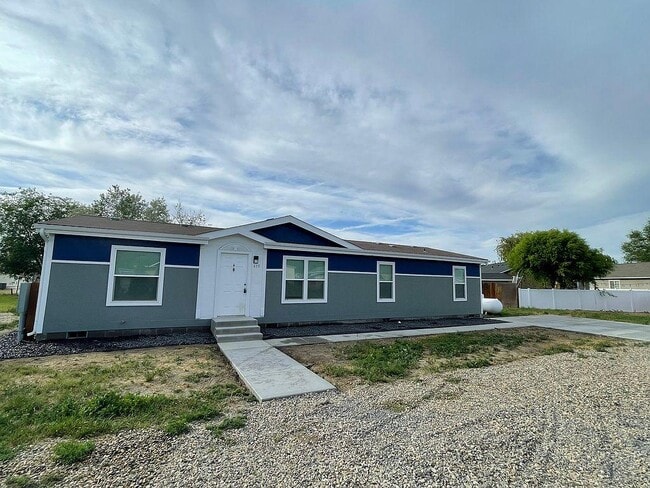 Building Photo - 619 Jessica Ln