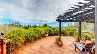 Building Photo - 1625 Los Olivos Rd