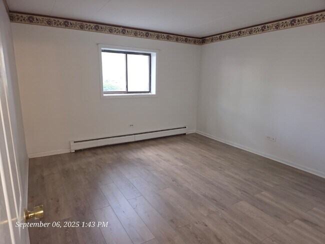 Foto del edificio - 234 E Bailey Rd