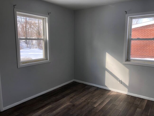 Building Photo - 1116 N Wood St