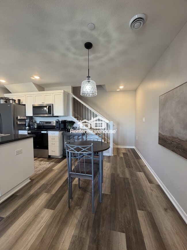 Foto del edificio - 642 Shardlow Ln NE