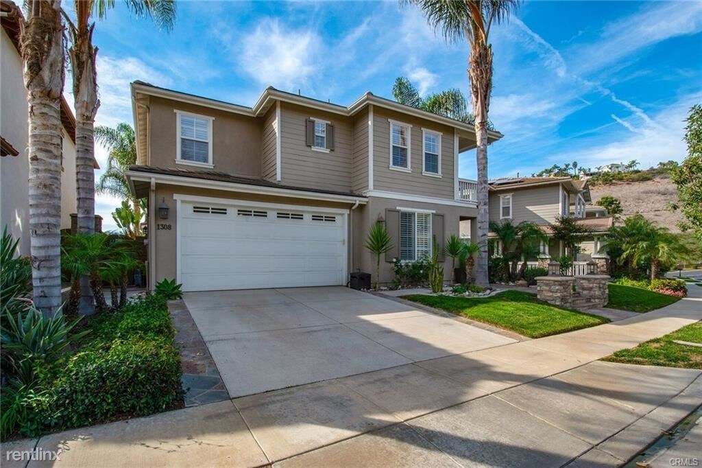 Primary Photo - 5 br, 4 bath House - 1308 Vista Prado