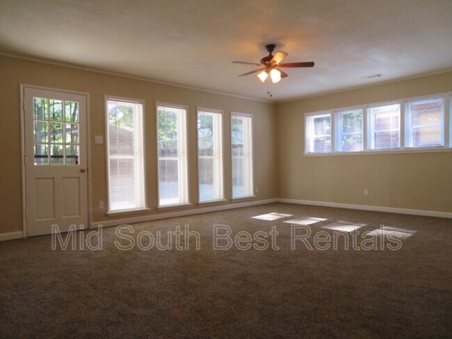 Building Photo - 2186 Carnes Ave