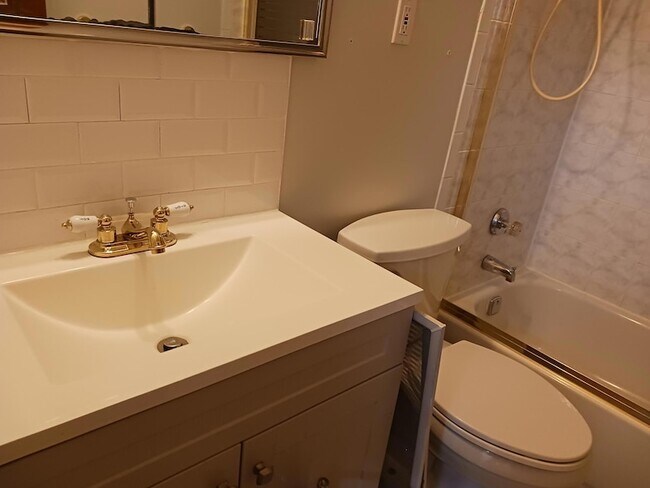 Foto del edificio - 2655 E 21st St