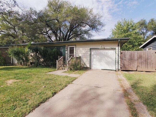 Foto del edificio - 1415 N Prairie Ln