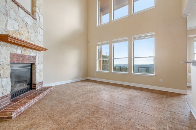 Building Photo - Stunning Hill Country Views!!!!