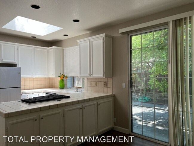 Foto del edificio - 2 br, 2 bath House - 339 STIERLIN ROAD