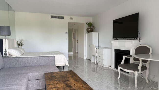 Building Photo - 2600 N Flagler Dr