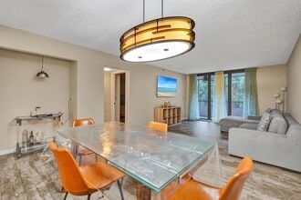 Building Photo - 2070 Homewood Blvd