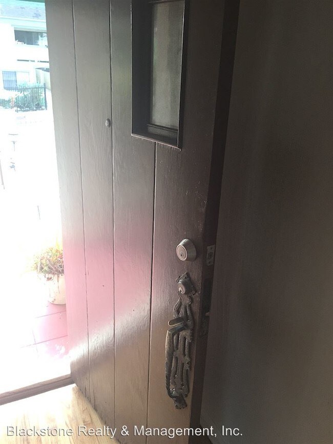 Foto del edificio - 3 br, 1 bath House - 4213 Clayton Ave