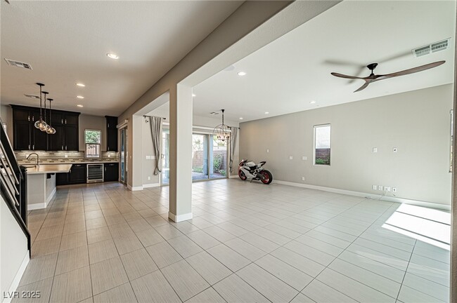 Building Photo - 6465 Farness St