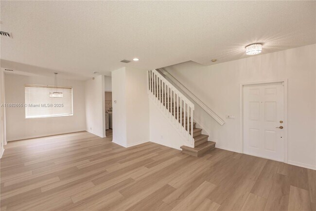 Building Photo - 1326 Majesty Terrace