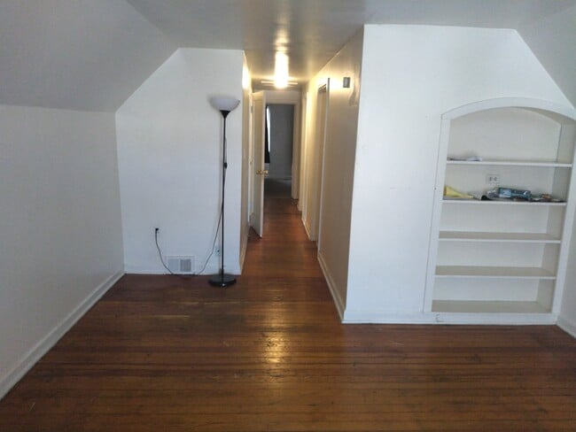 Living room - 321 5th St