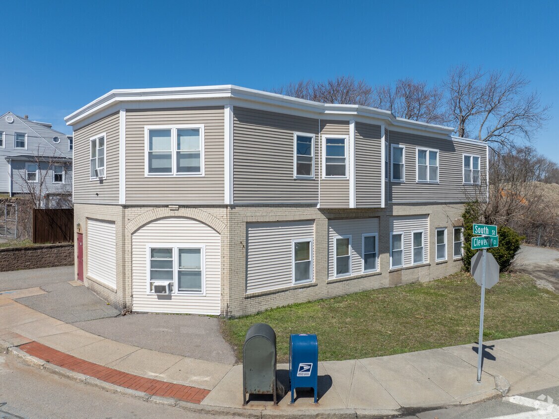 Building Photo - 514 South St