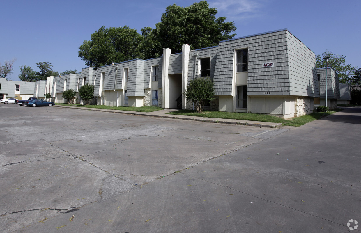 Rockwood Apartments - New Haven Apartments