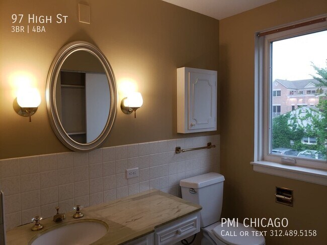 Foto del edificio - Gorgeous 3bed/4bath townhome in NewTrier s...