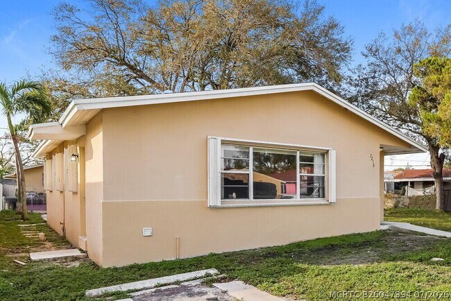Foto del edificio - 2218 Farragut St