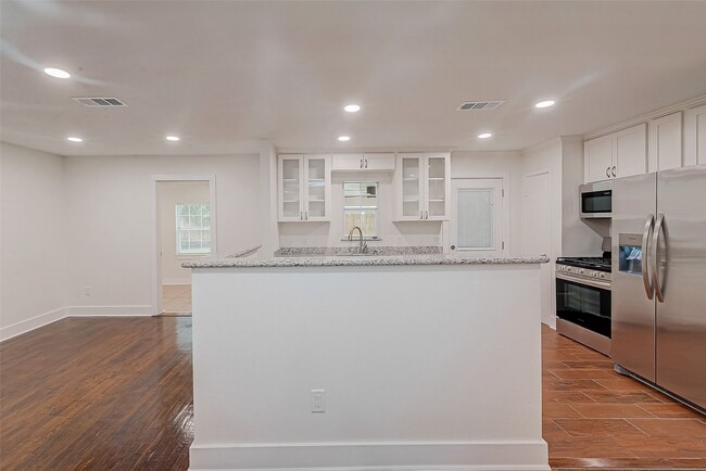 Building Photo - 5703 Belmark St