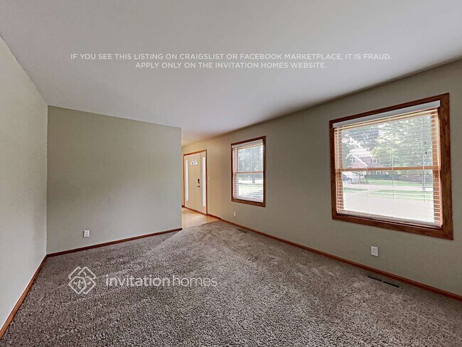 Building Photo - 330 Bayberry Ct